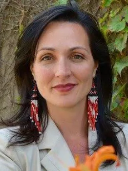 Portrait of Naiomi Metallic